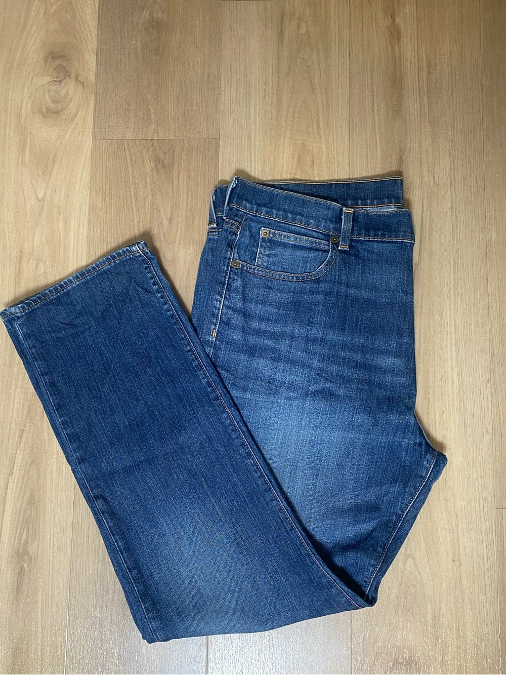 Vineyard Vines Men’s 38x32 Blue Denim Jeans Straight Legs 5-Pockets
